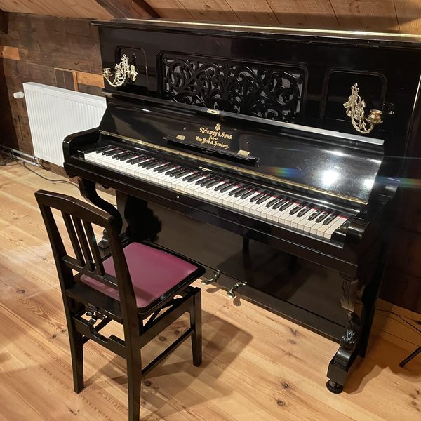 1906-steinway-k132-2.jpg